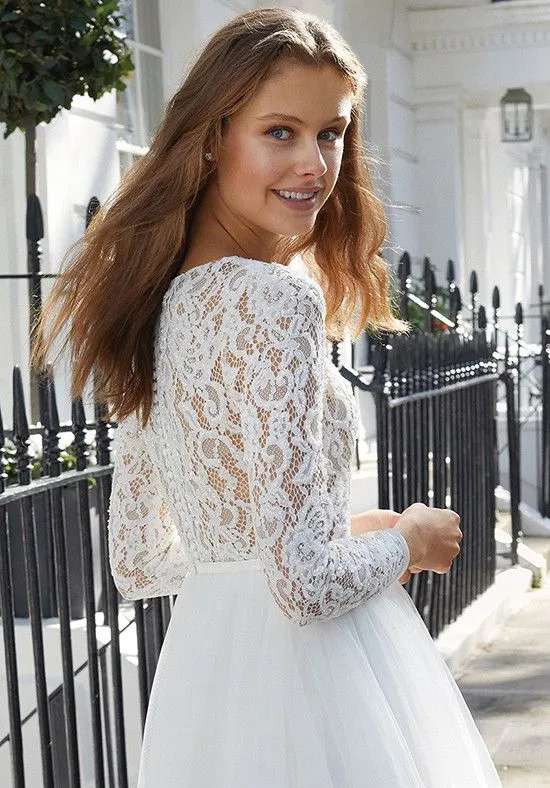 Robe de mariée trapèze en tulle avec dentelle et manches courtes élégantes