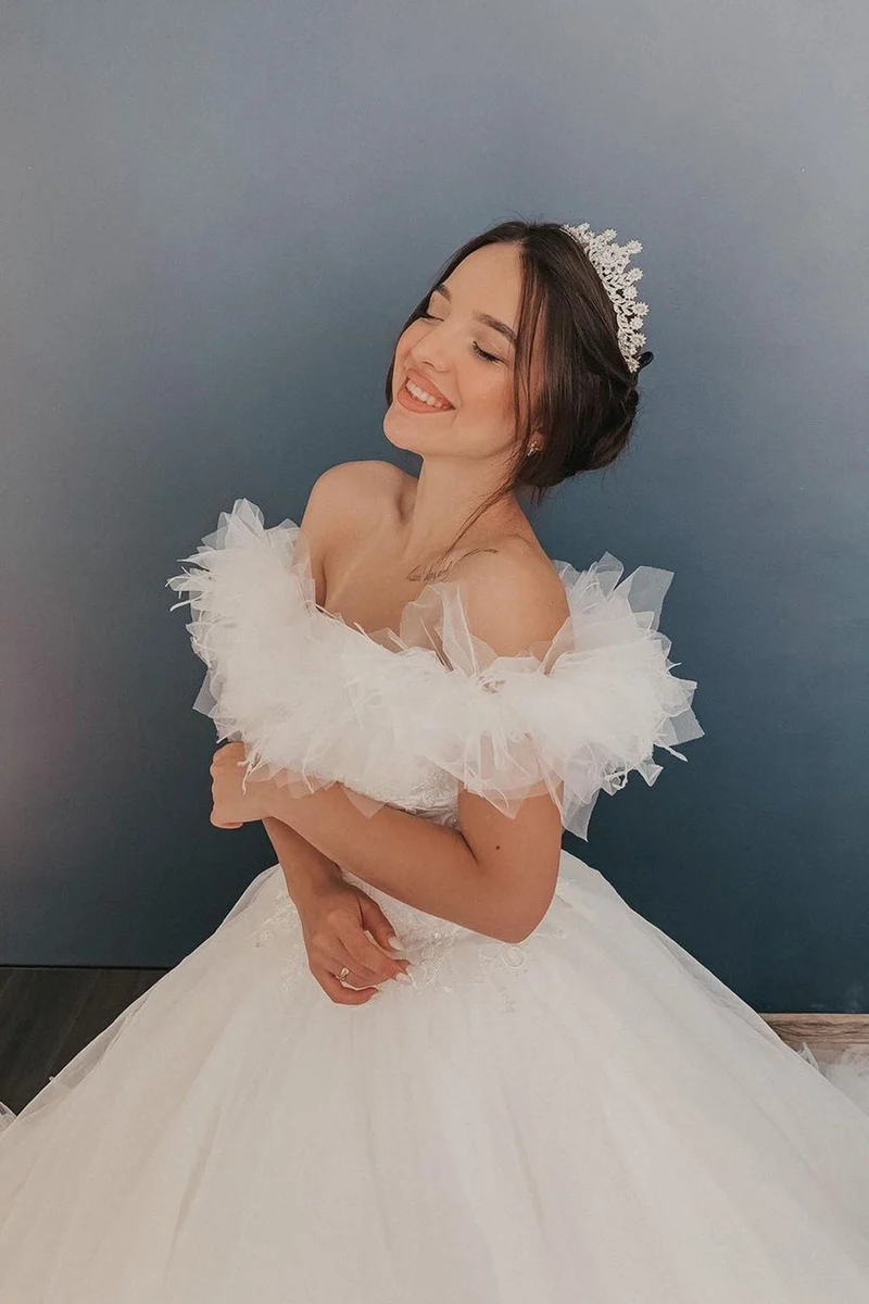 Robe de mariée élégante deux pièces en dentelle et tulle à manches courtes