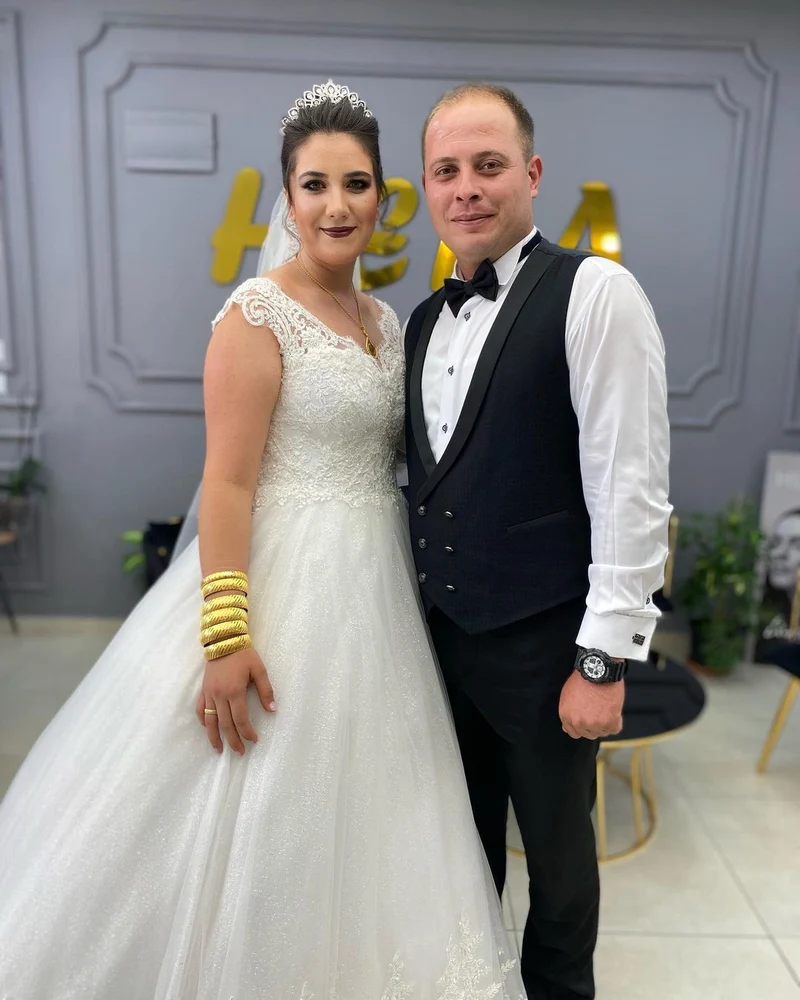 Robe de mariée sirène élégante avec larges bretelles et applications dos nu