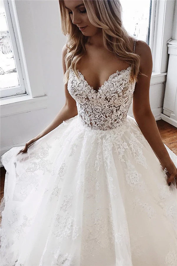 Robe de mariée trapèze élégante en mousseline de soie et dentelle blanche avec manches courtes