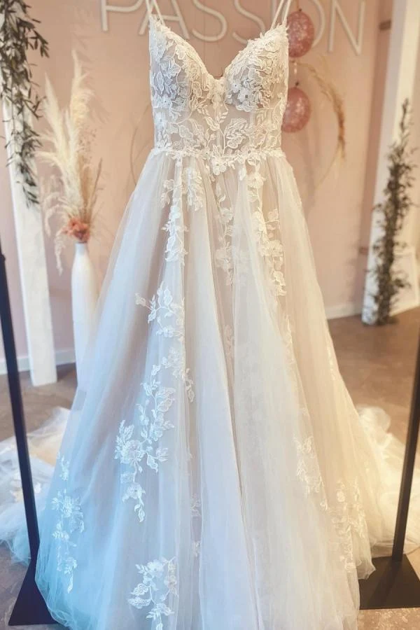 Robe de mariée élégante en tulle, coupe trapèze, col en V et dos nu, pour femme