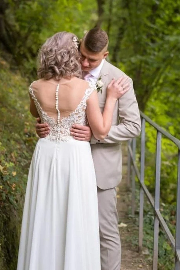 Robe de mariée élégante en mousseline de soie, coupe trapèze, avec appliques en dentelle, longueur au sol