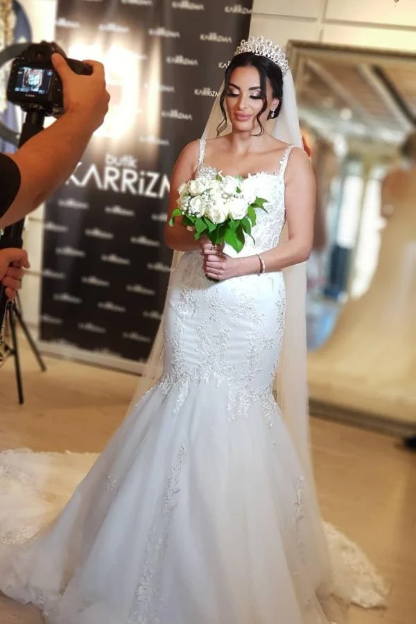 Robe de mariée sirène élégante en dentelle avec appliques, bretelles spaghetti et tulle