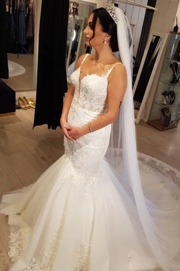Robe de mariée sirène élégante en dentelle avec appliques, bretelles spaghetti et tulle