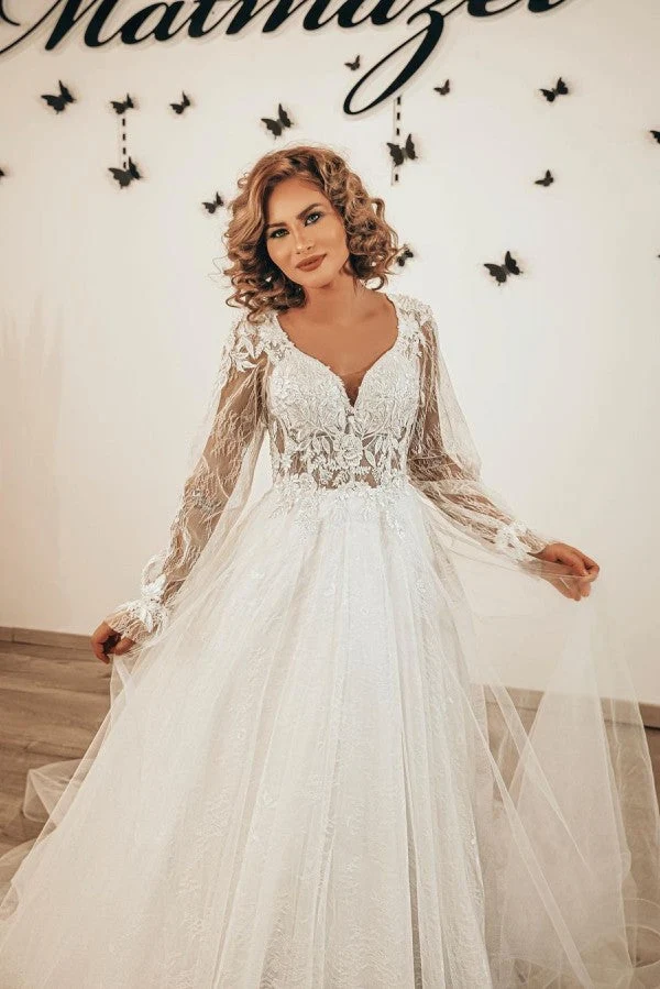 Robe de mariée trapèze à manches longues et décolleté en cœur, avec appliques en dentelle et tulle