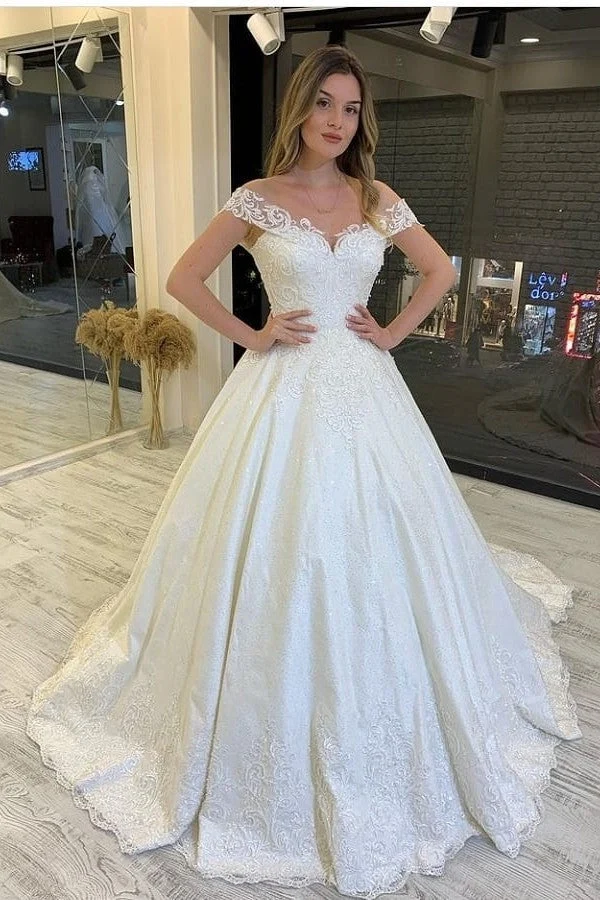 Robe de mariée élégante coupe trapèze à épaules dénudées avec appliques en dentelle et traîne