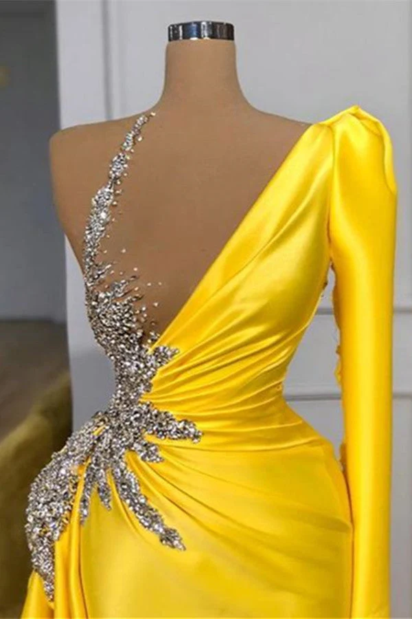Robe de bal sirène jaune à manches longues et ornements scintillants