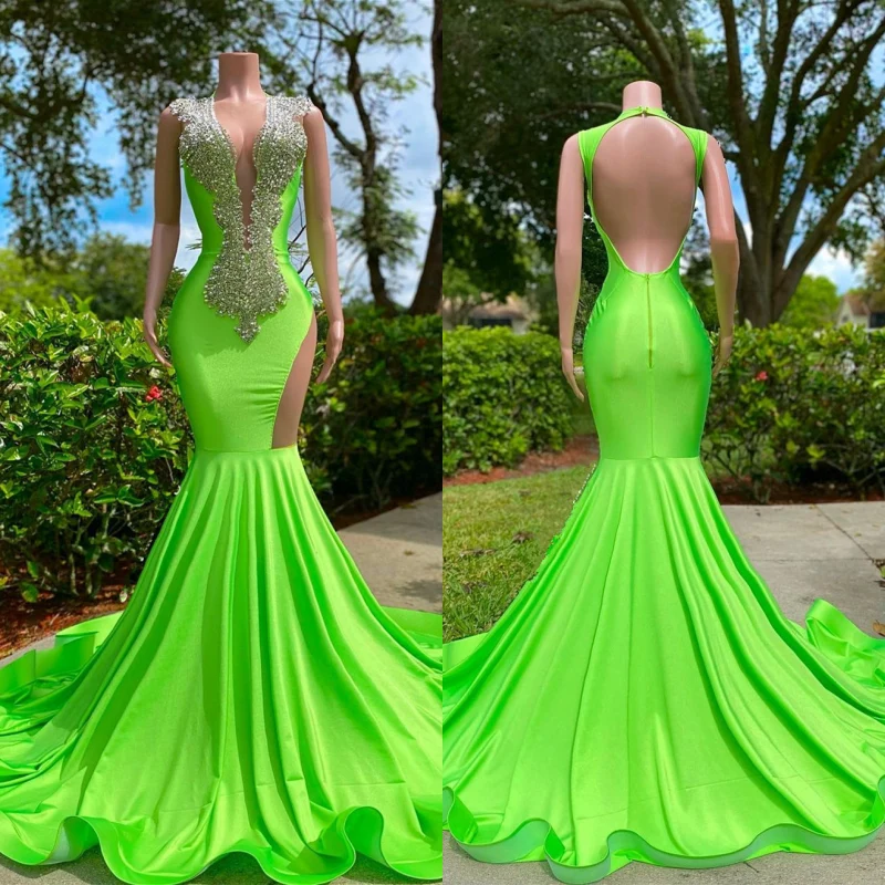 Robe de bal sirène vert citron élégante avec des applications éblouissantes et une découpe séduisante