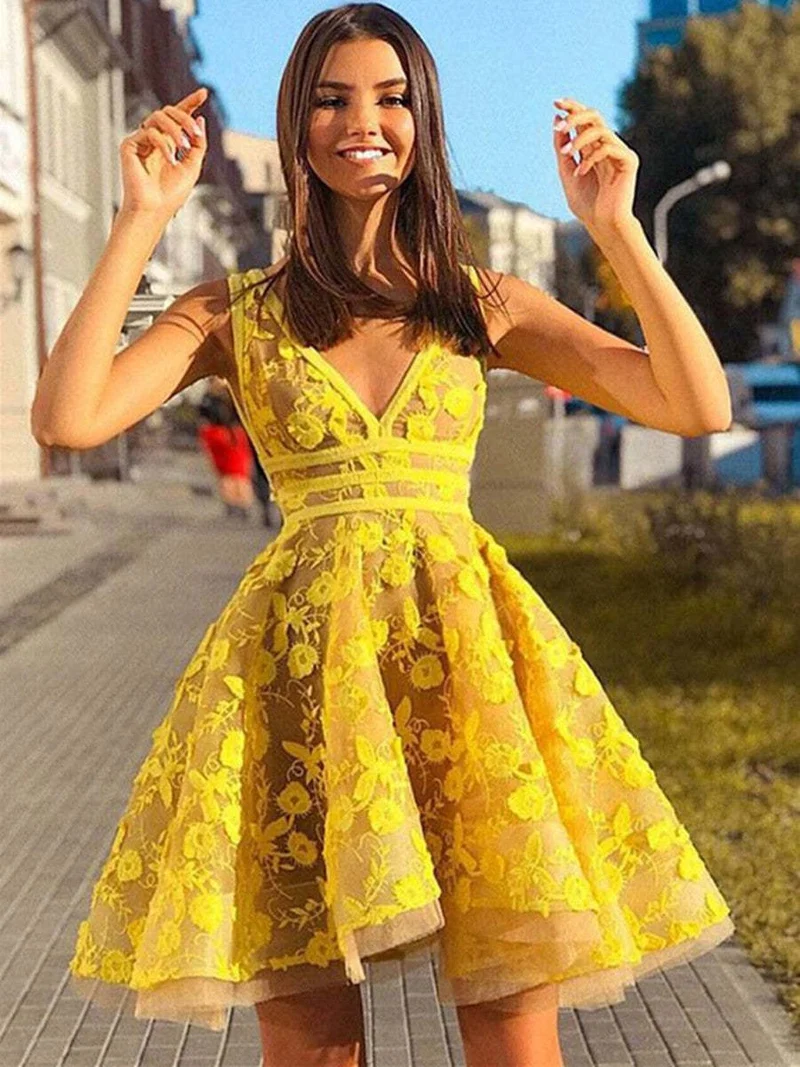Robe de bal courte jaune unique à col en V et appliques en dentelle