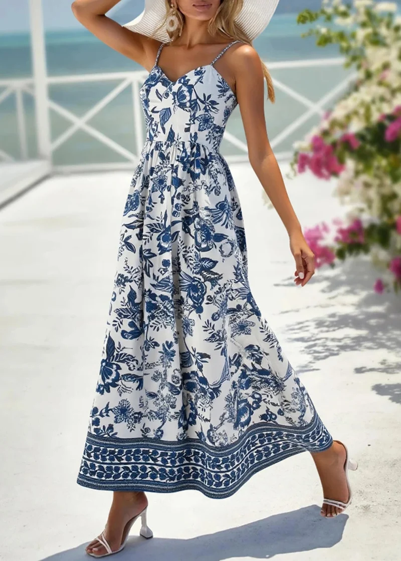 Femme robe chic blanche et bleue
