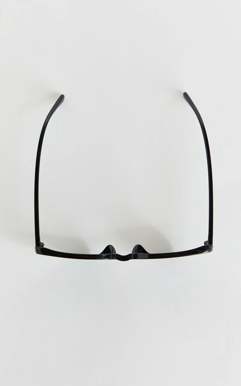 Yvette Sunglasses - Cat Eye Sunglasses in Black