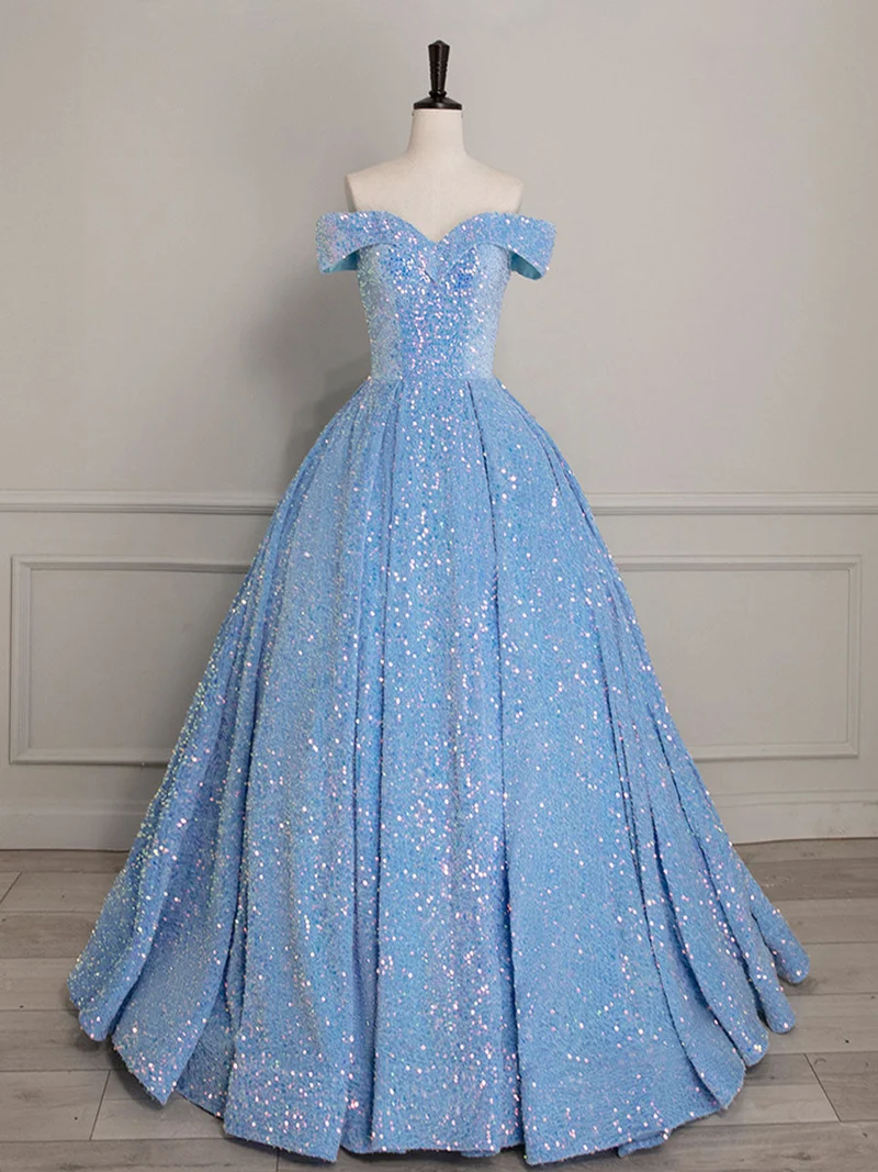 Robe de bal bleu clair scintillante à épaules dénudées et paillettes
