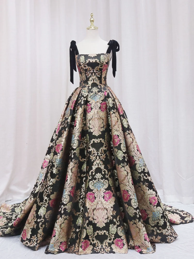 Robe de soirée imprimée noire avec bretelles nouées