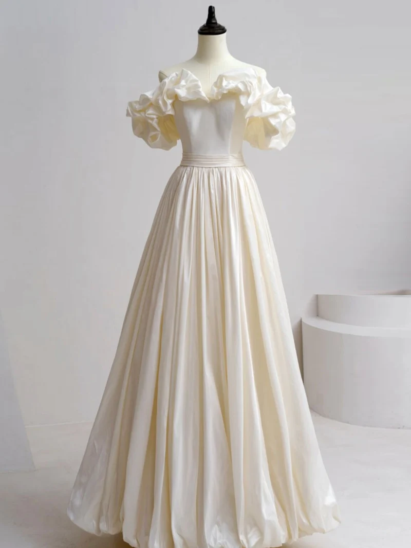 A-ligne épaules dénudées robes de bal longues en taffetas beige | Robe de soirée formelle beige