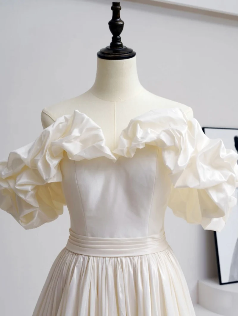 A-ligne épaules dénudées robes de bal longues en taffetas beige | Robe de soirée formelle beige