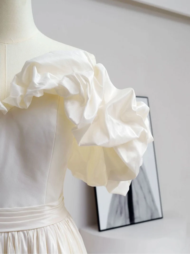 A-ligne épaules dénudées robes de bal longues en taffetas beige | Robe de soirée formelle beige