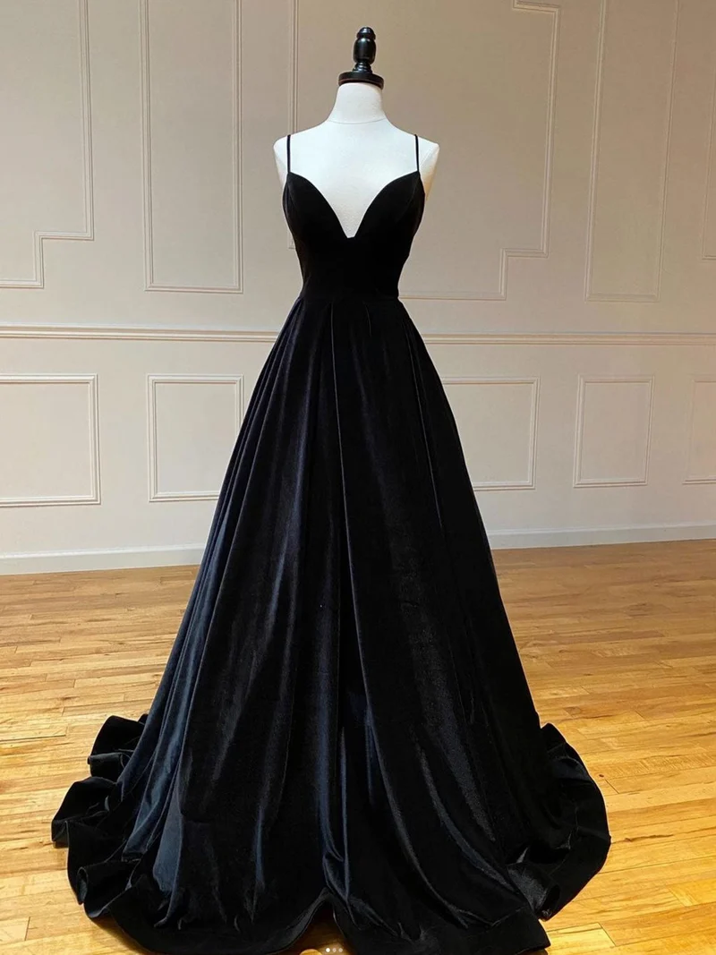 Robe de bal verte à bretelles spaghetti en velours simple