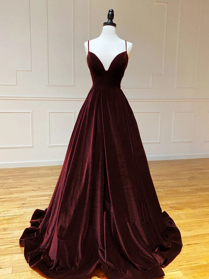 Robe de bal verte à bretelles spaghetti en velours simple
