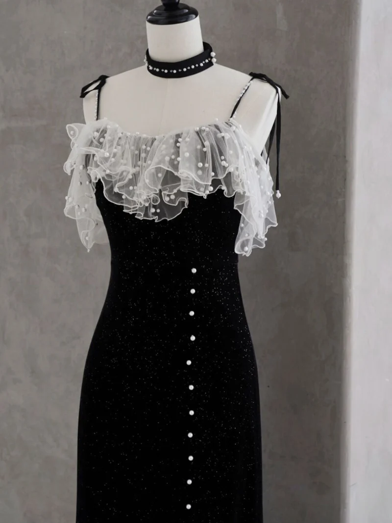 Robe de bal courte noire à bretelles spaghetti, robe de bal courte et serrée