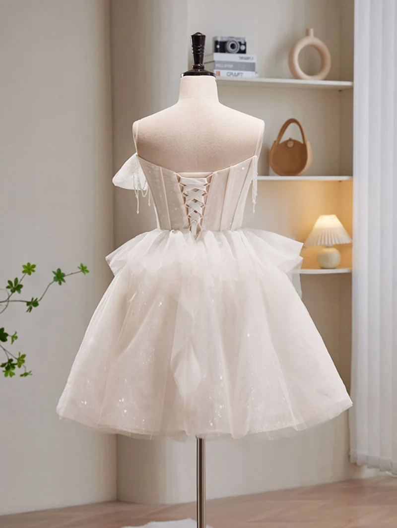 Robe de soirée courte blanche sans bretelles
