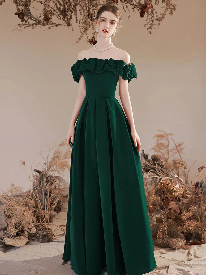 Robe de bal trapèze vert émeraude à épaules dénudées