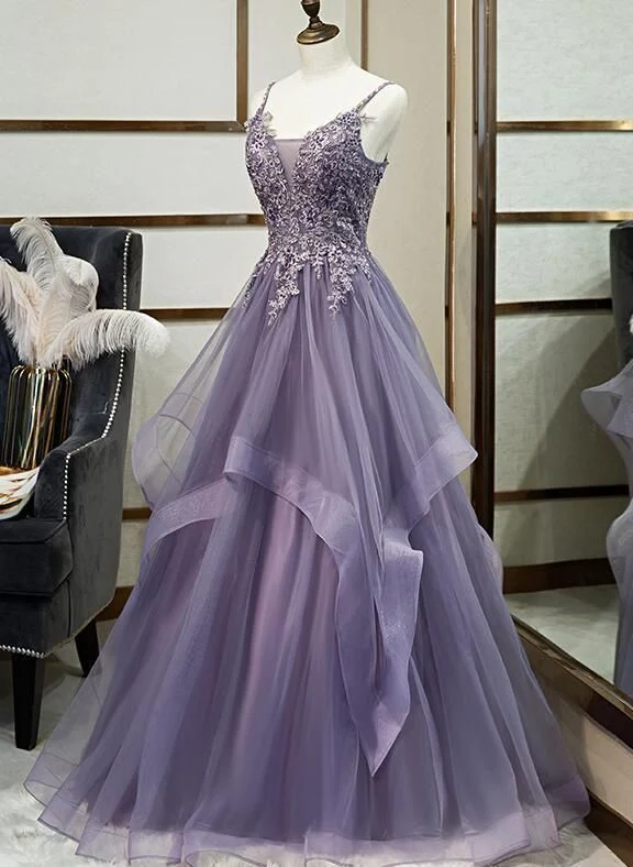 Robe de bal en dentelle avec jupe à volants, nouvelle collection 2024