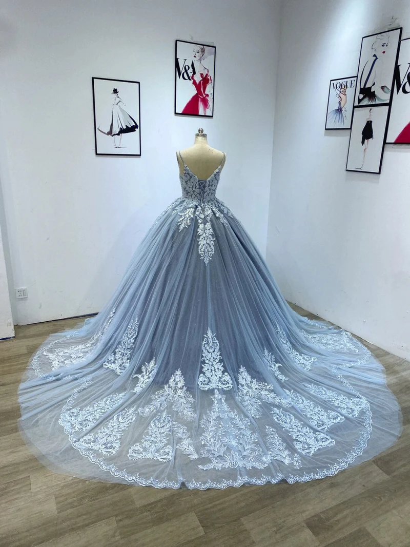 Robe de Quinceanera bouffante en dentelle bleu poussiéreux