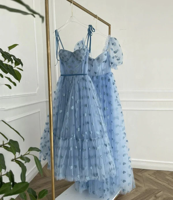Robe de bal mignonne longueur thé bleu glace robe de remise des diplômes senior