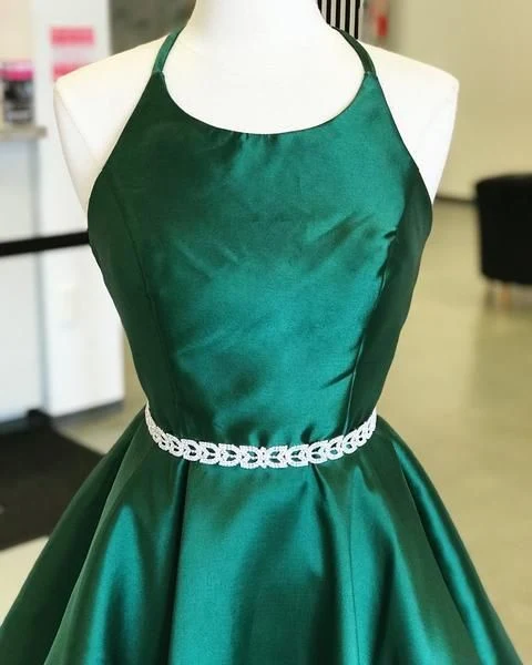 Robe de graduation courte vert émeraude licou
