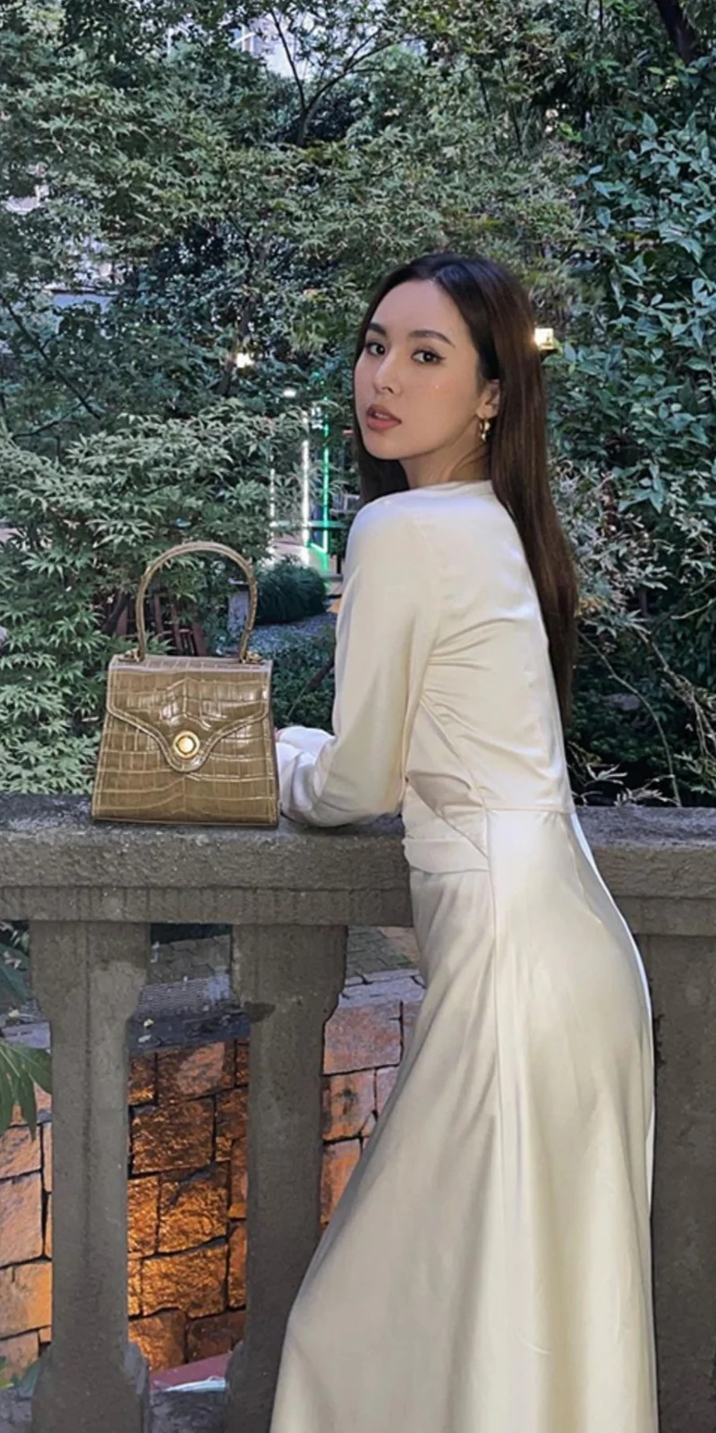 Robe de mariée décontractée en soie vintage à manches longues
