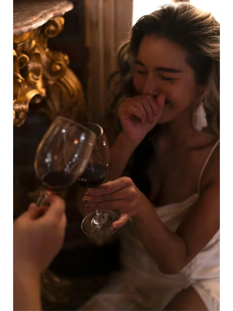 Robe de mariée bohème décontractée en soie avec fente latérale