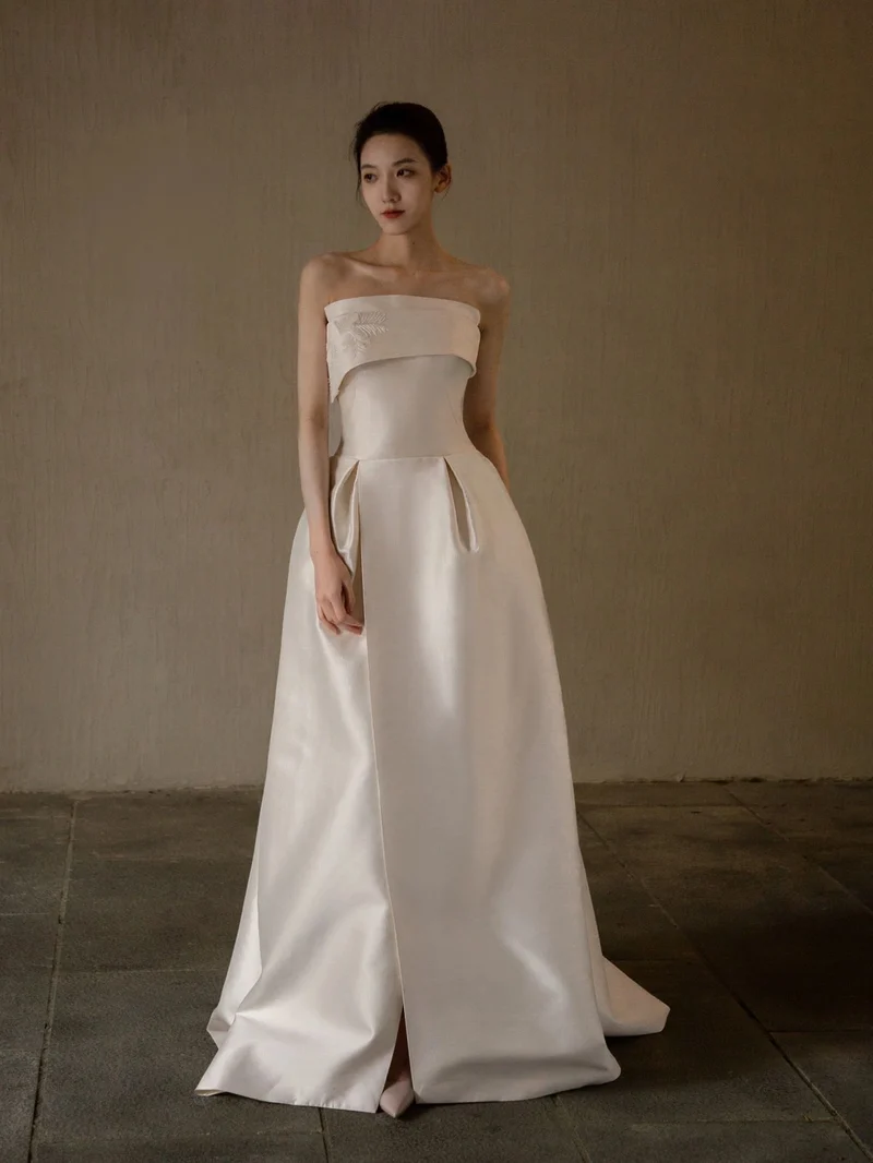Robe de mariée champêtre en soie simple sans bretelles