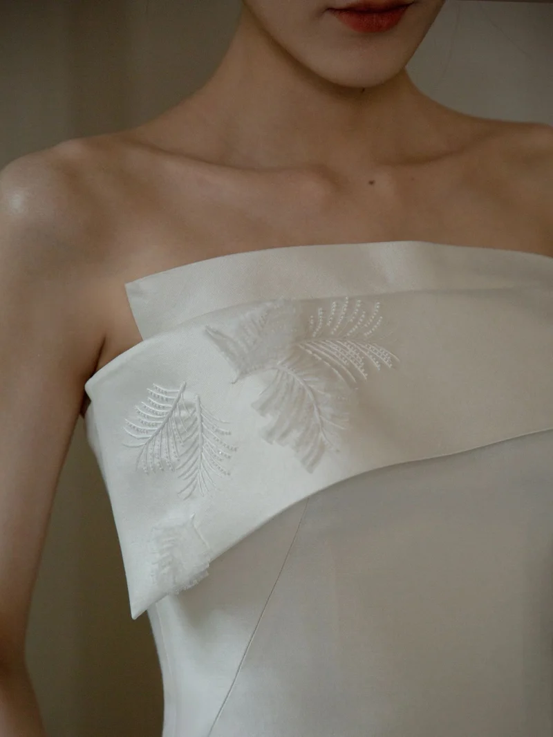 Robe de mariée champêtre en soie simple sans bretelles