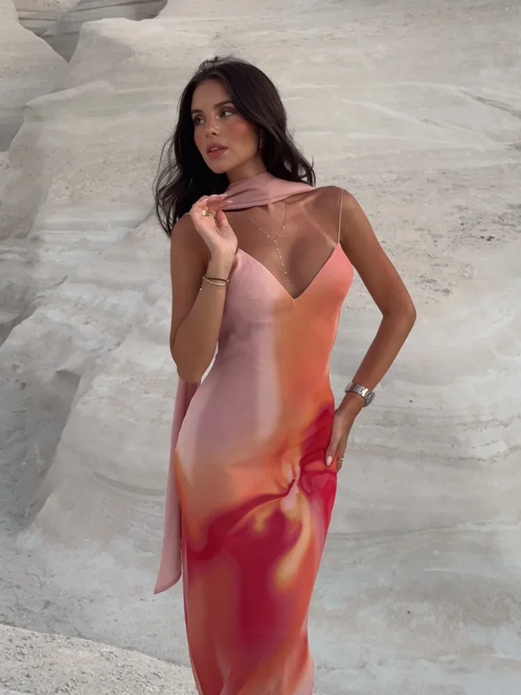 Robe Chic a Bretelles en Satin