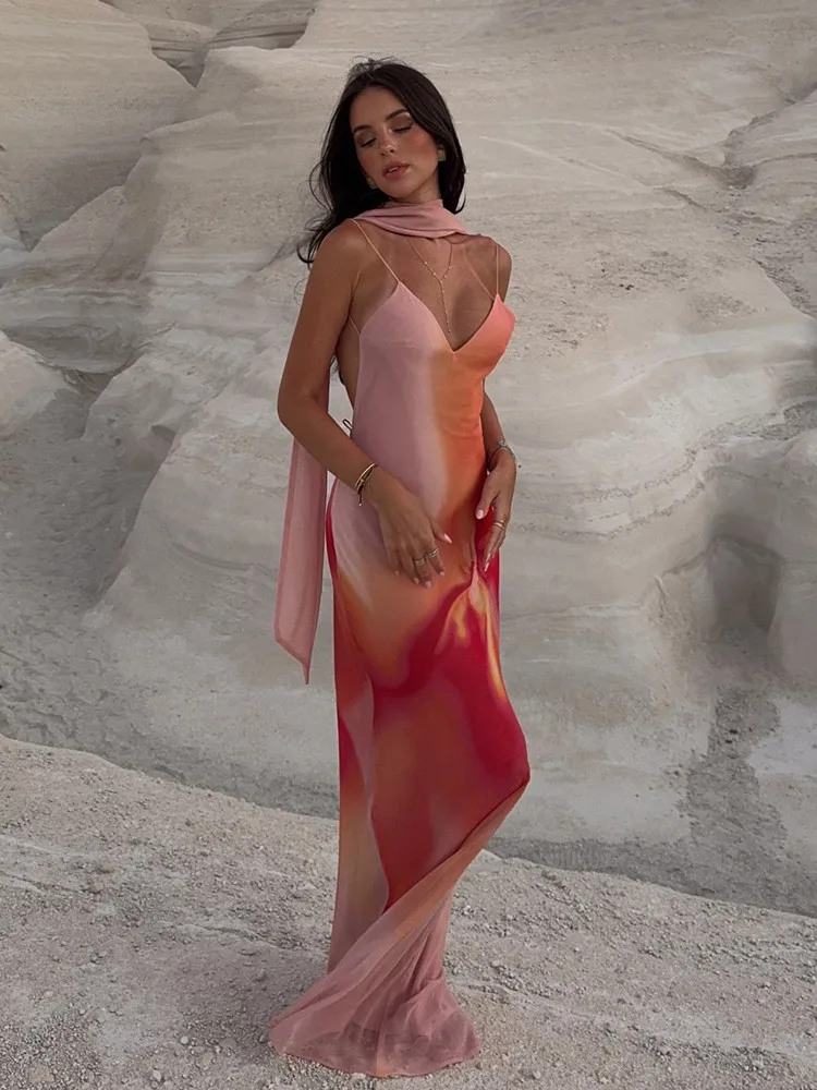 Robe Chic a Bretelles en Satin