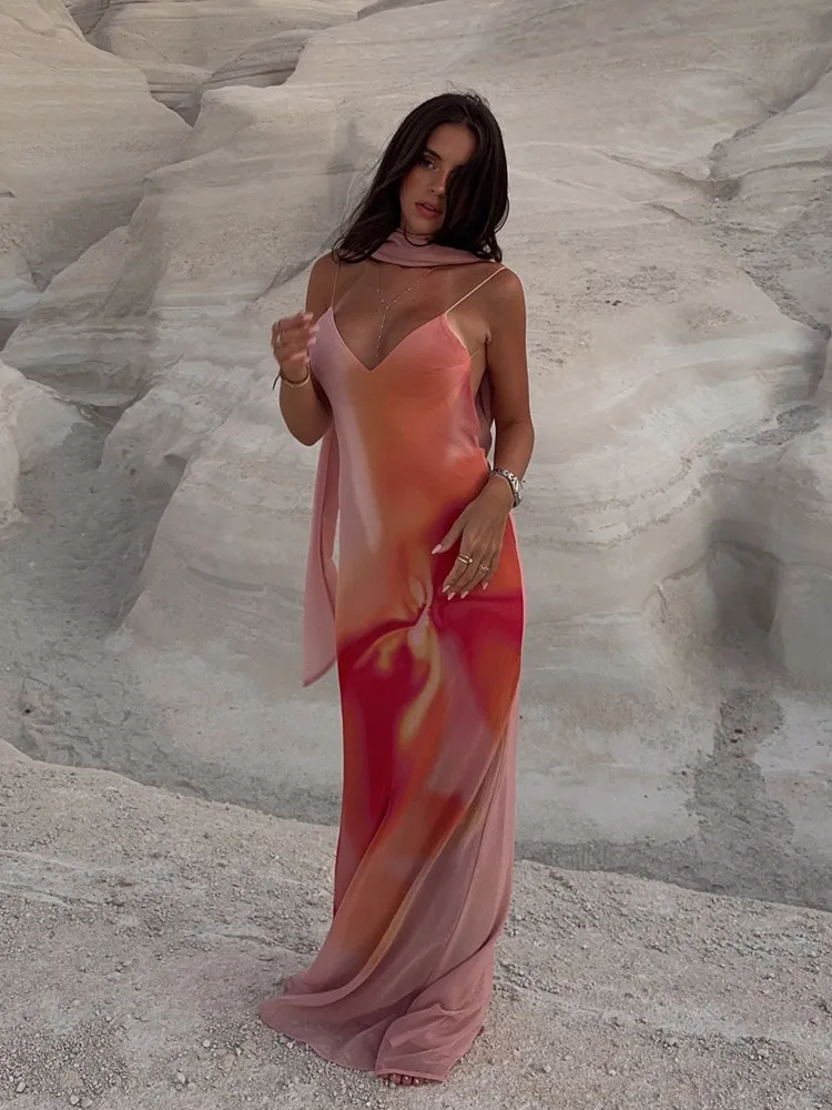 Robe Chic a Bretelles en Satin