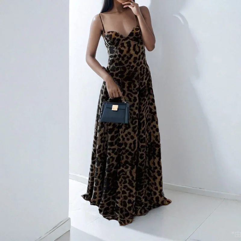 Robe léopard chic pour femmes