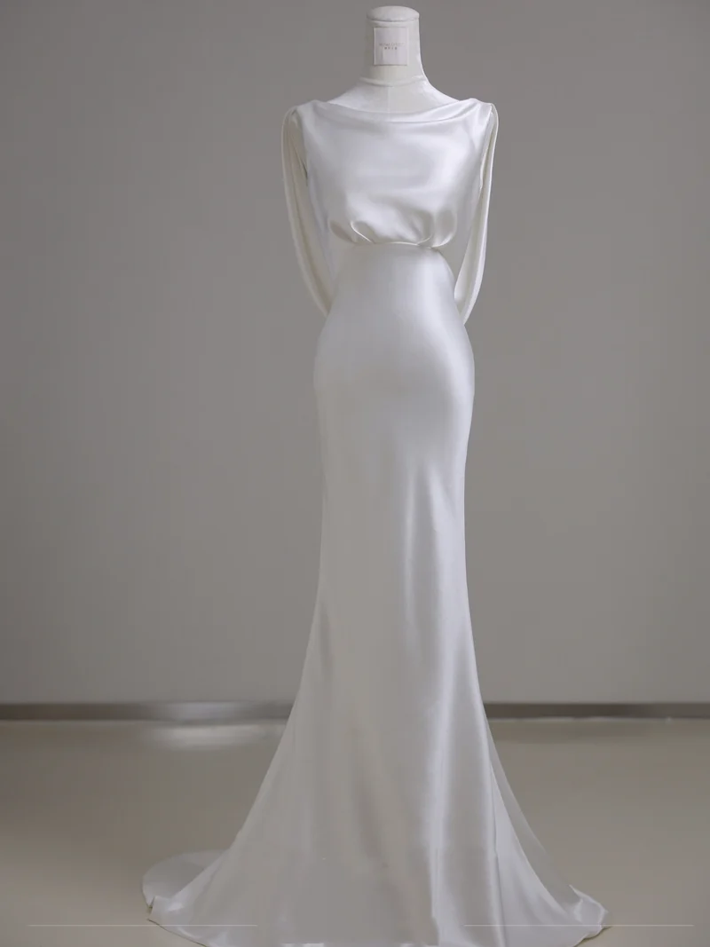 Robe de mariée fourreau vintage en soie à manches longues