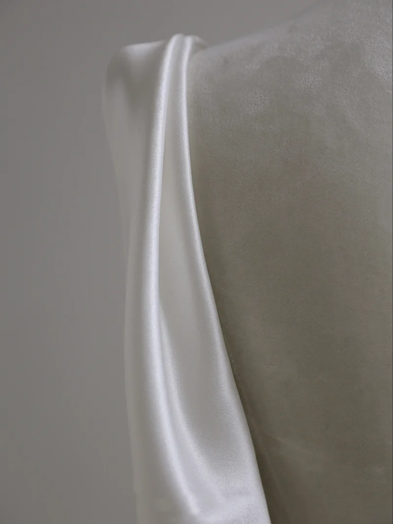 Robe de mariée fourreau vintage en soie à manches longues
