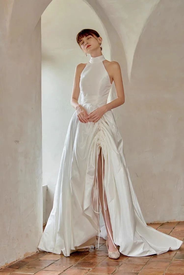 Robe de mariée vintage en satin duchesse de soie licol français