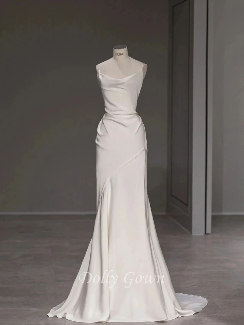 Robe de mariée en soie simple fourreau élégante à bretelles spaghetti