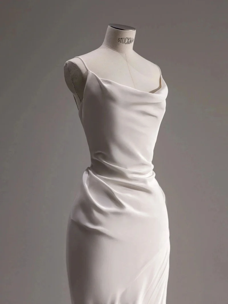 Robe de mariée en soie simple fourreau élégante à bretelles spaghetti