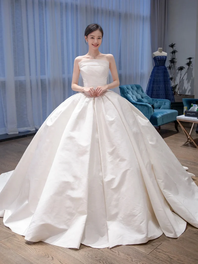 Robe de mariée simple en taffetas de soie