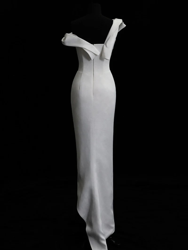 Robe de mariée fourreau simple en soie à une épaule