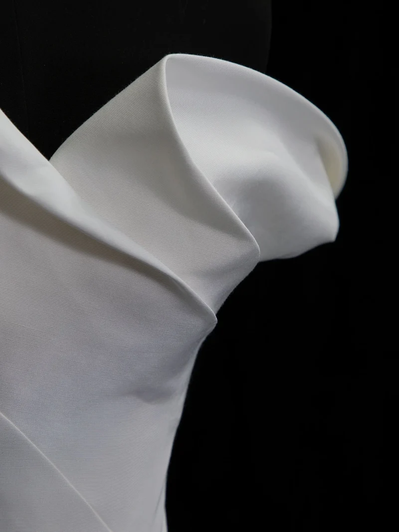 Robe de mariée fourreau simple en soie à une épaule