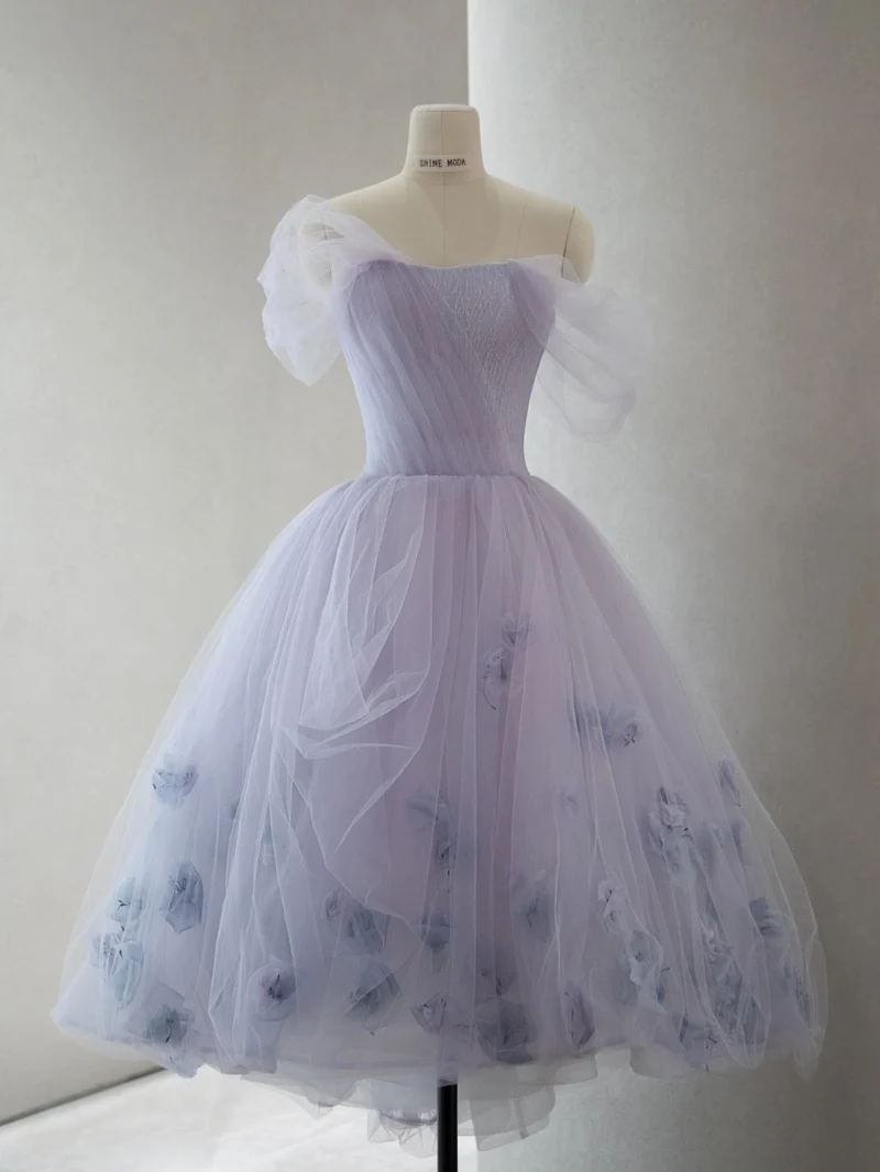Robe de mariée courte et unique en tulle lavande romantique, couleur asymétrique