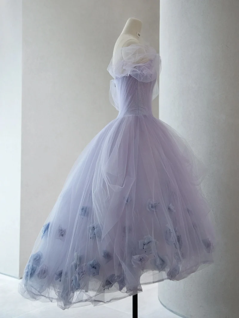 Robe de mariée courte et unique en tulle lavande romantique, couleur asymétrique
