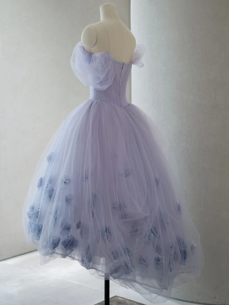 Robe de mariée courte et unique en tulle lavande romantique, couleur asymétrique