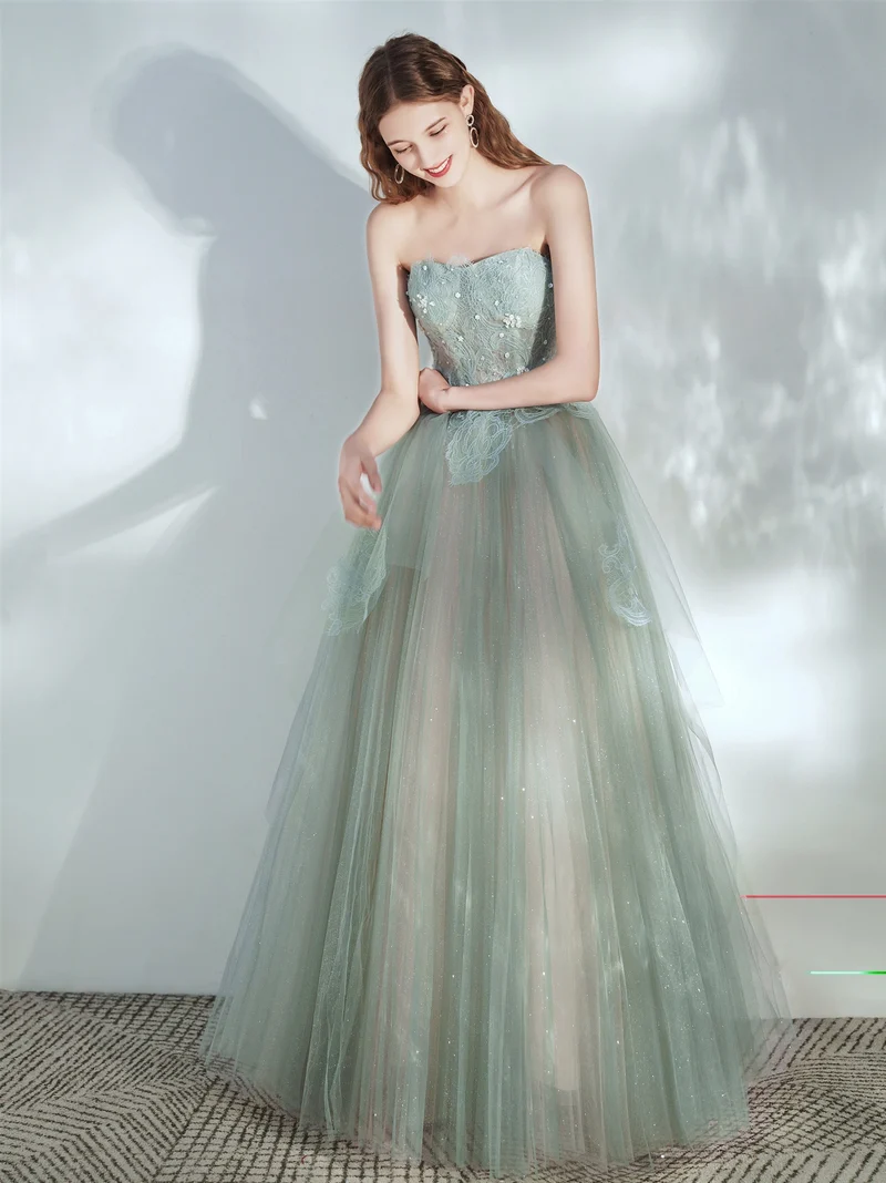 Robe de bal fluide vert clair