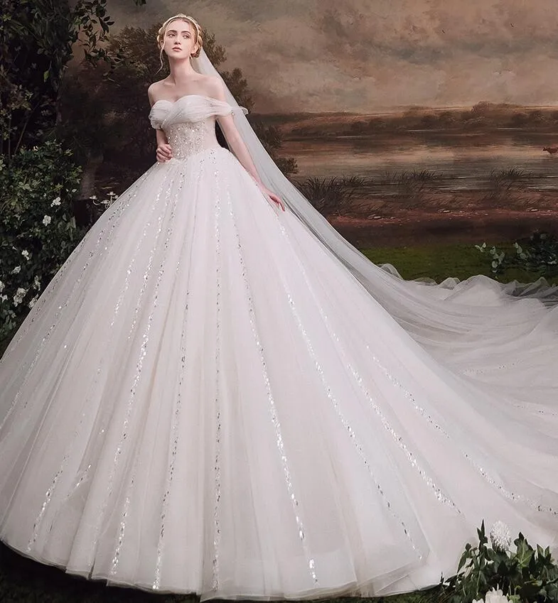 Robe de mariée robe de bal cathédrale à épaules dénudées
